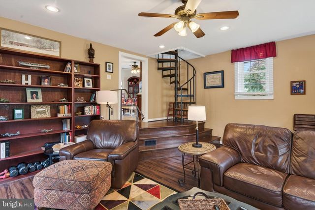 368 CONCORD RD, Glen Mills, PA 19342