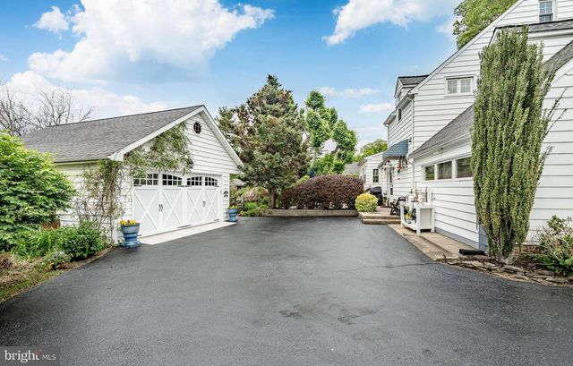 368 CONCORD RD, Glen Mills, PA 19342
