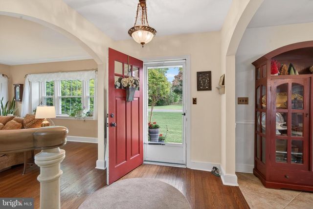 368 CONCORD RD, Glen Mills, PA 19342