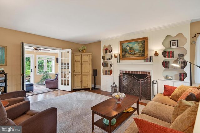 368 CONCORD RD, Glen Mills, PA 19342