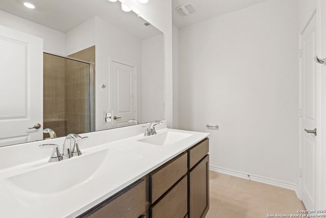 405 Panther Way, Seguin, TX 78155