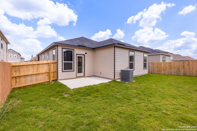 405 Panther Way, Seguin, TX 78155