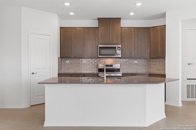 405 Panther Way, Seguin, TX 78155