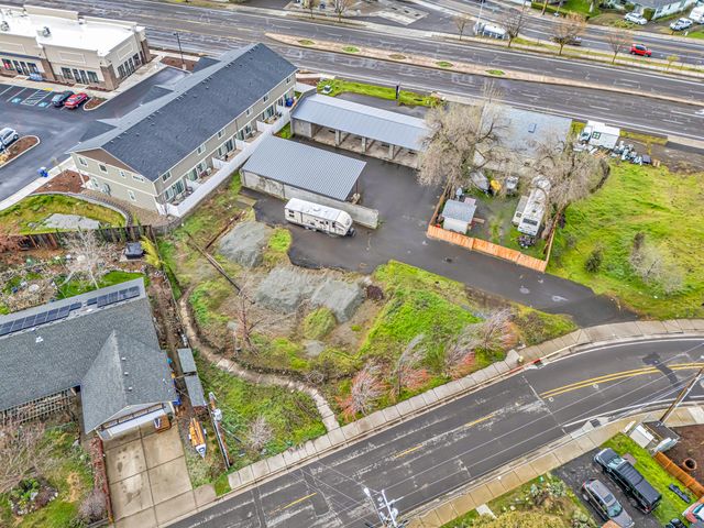 70 Suncrest Road, Talent, OR 97540