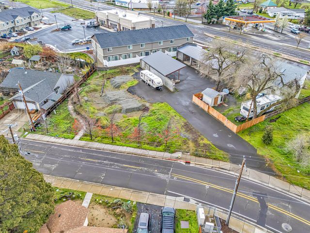 70 Suncrest Road, Talent, OR 97540