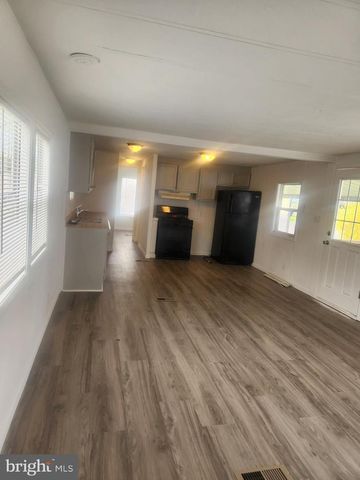 217 WALDORF DR, York, PA 17404