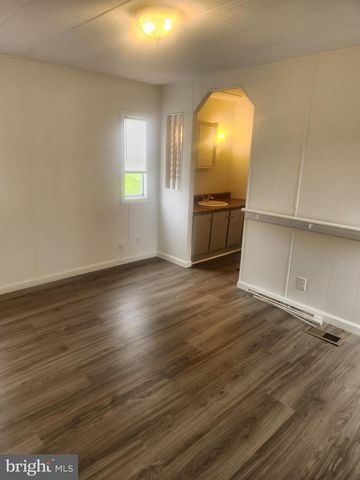 217 WALDORF DR, York, PA 17404