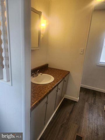 217 WALDORF DR, York, PA 17404