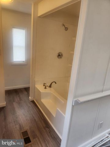 217 WALDORF DR, York, PA 17404