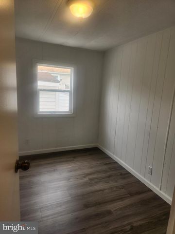 217 WALDORF DR, York, PA 17404