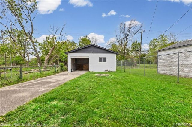 8227 Saint Marys Street, Detroit, MI 48228