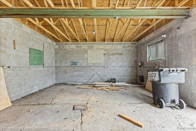 8227 Saint Marys Street, Detroit, MI 48228