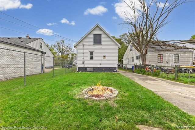 8227 Saint Marys Street, Detroit, MI 48228