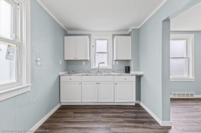 8227 Saint Marys Street, Detroit, MI 48228