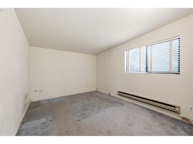 2580 PIONEER Pike, Eugene, OR 97401