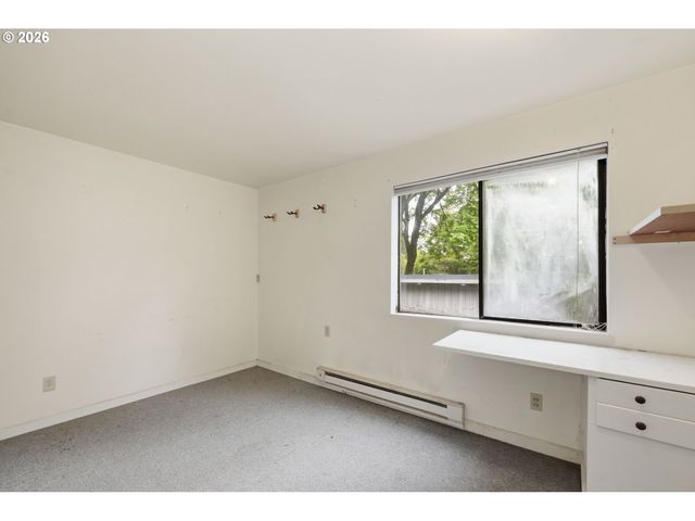 2580 PIONEER Pike, Eugene, OR 97401