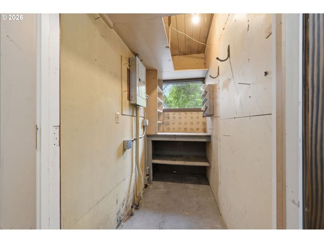 2580 PIONEER Pike, Eugene, OR 97401