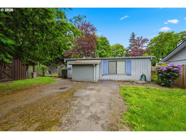 2580 PIONEER Pike, Eugene, OR 97401