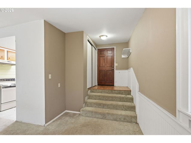 2580 PIONEER Pike, Eugene, OR 97401