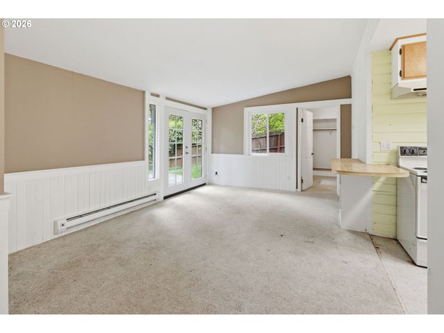 2580 PIONEER Pike, Eugene, OR 97401