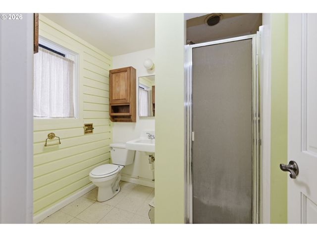 2580 PIONEER Pike, Eugene, OR 97401