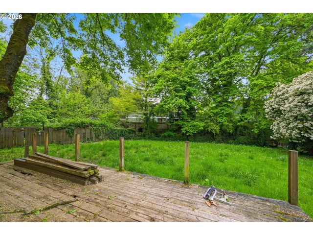 2580 PIONEER Pike, Eugene, OR 97401