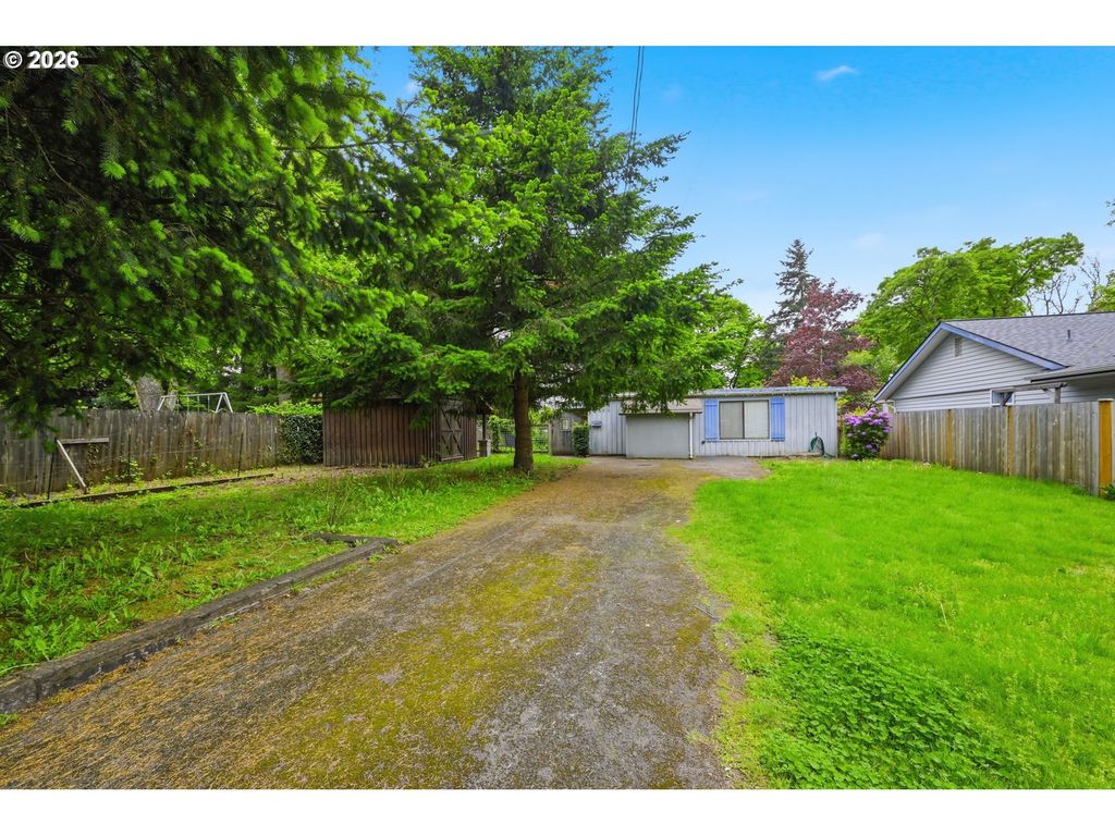 2580 PIONEER Pike, Eugene, OR 97401