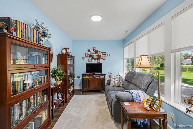 5080 E Atherton Road, Burton, MI 48519