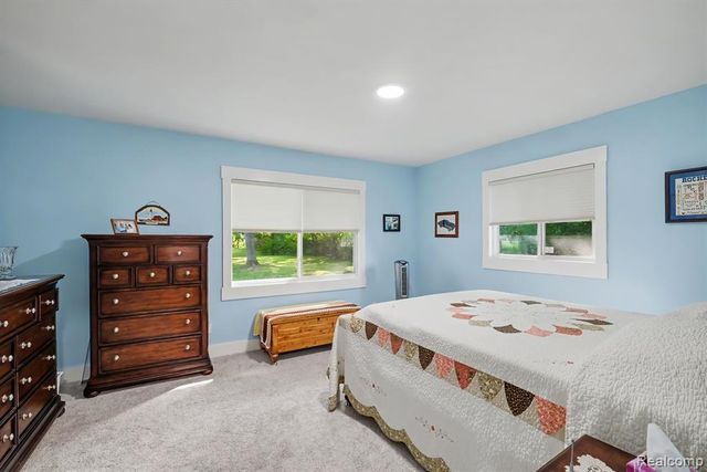 5080 E Atherton Road, Burton, MI 48519