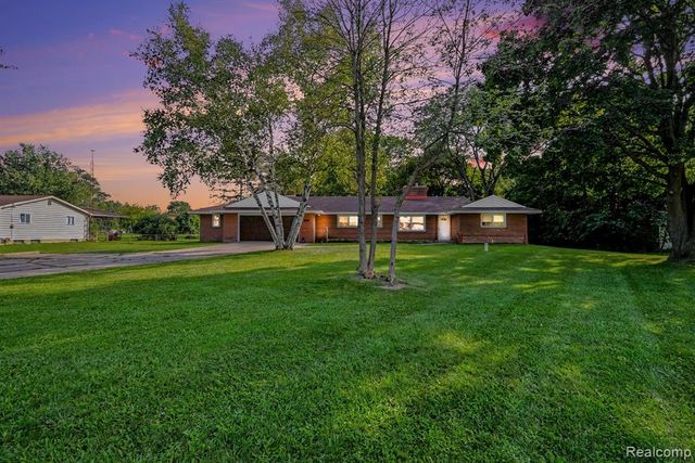 5080 E Atherton Road, Burton, MI 48519