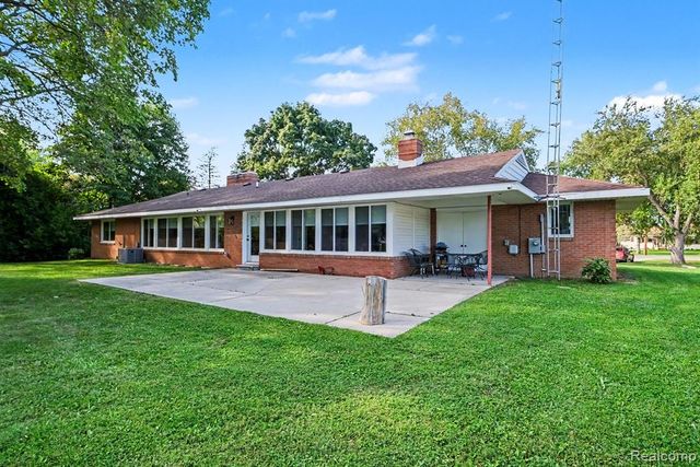 5080 E Atherton Road, Burton, MI 48519
