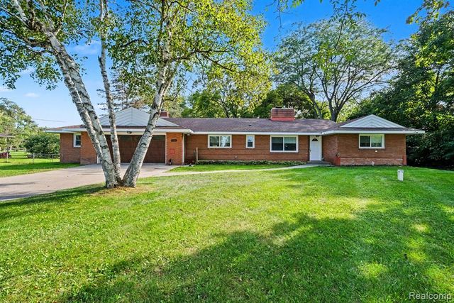 5080 E Atherton Road, Burton, MI 48519