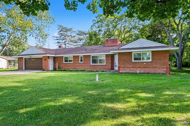 5080 E Atherton Road, Burton, MI 48519