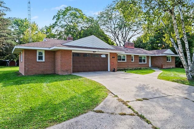 5080 E Atherton Road, Burton, MI 48519