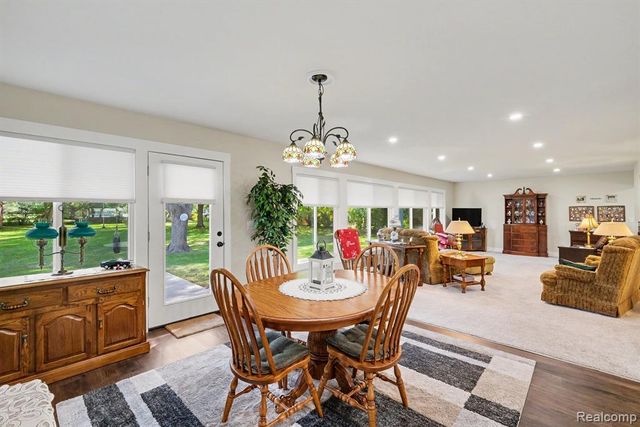 5080 E Atherton Road, Burton, MI 48519