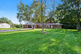5080 E Atherton Road, Burton, MI 48519