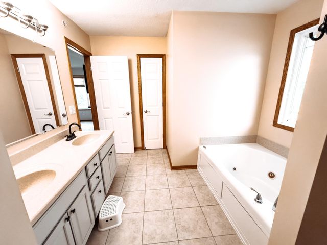 5080 Yuma Lane N, Plymouth, MN 55446