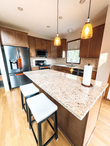 5080 Yuma Lane N, Plymouth, MN 55446