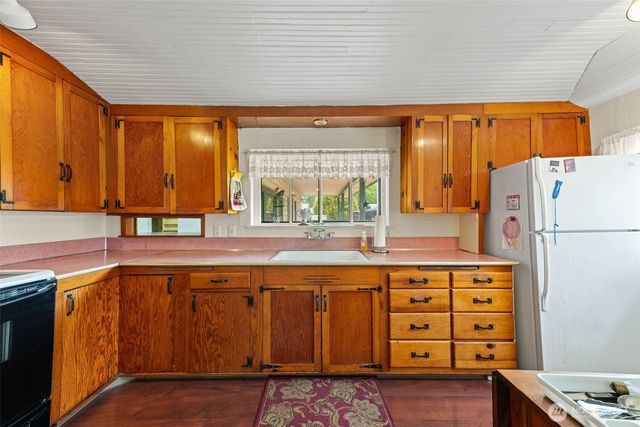 506 Taylor Street, Ryderwood, WA 98581