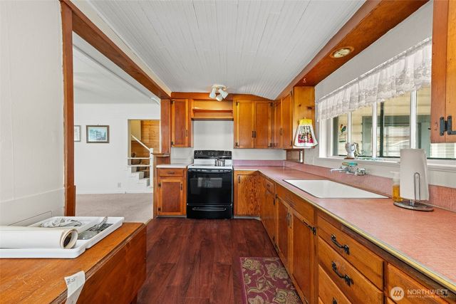 506 Taylor Street, Ryderwood, WA 98581