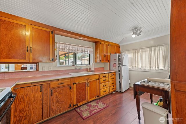 506 Taylor Street, Ryderwood, WA 98581
