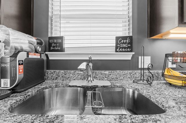 17019 Meander Way, Louisville, KY 40245