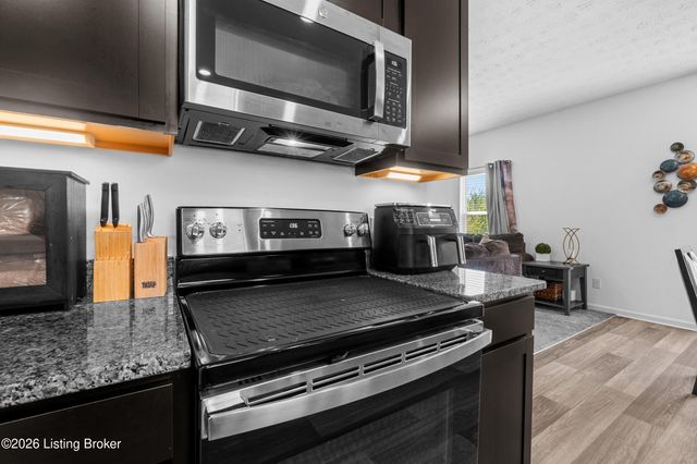 17019 Meander Way, Louisville, KY 40245