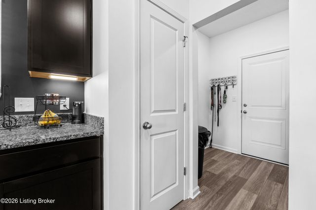 17019 Meander Way, Louisville, KY 40245