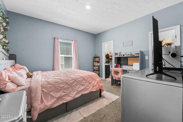 17019 Meander Way, Louisville, KY 40245