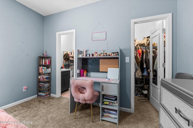 17019 Meander Way, Louisville, KY 40245
