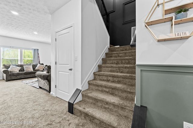 17019 Meander Way, Louisville, KY 40245