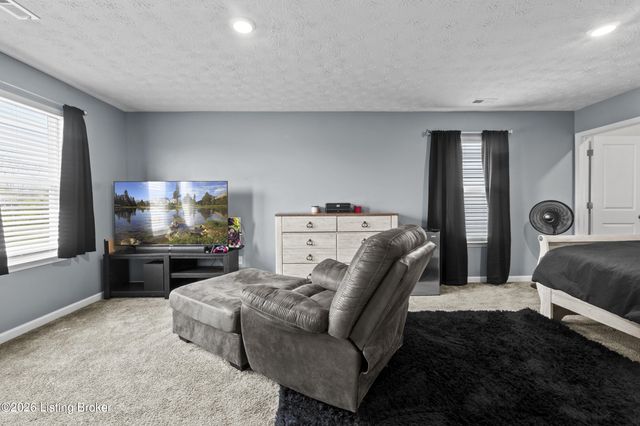 17019 Meander Way, Louisville, KY 40245