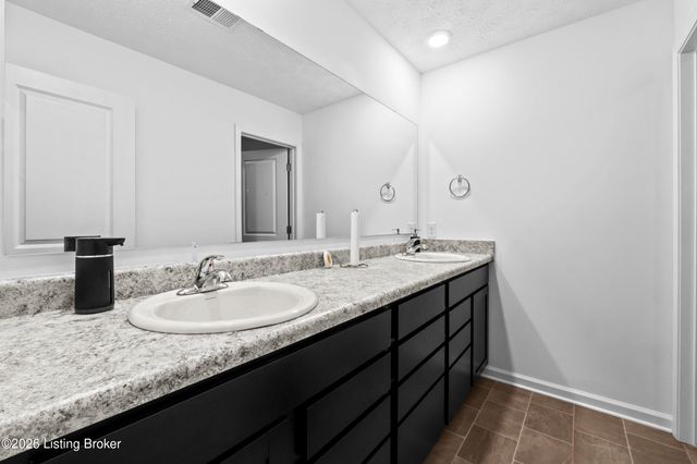 17019 Meander Way, Louisville, KY 40245