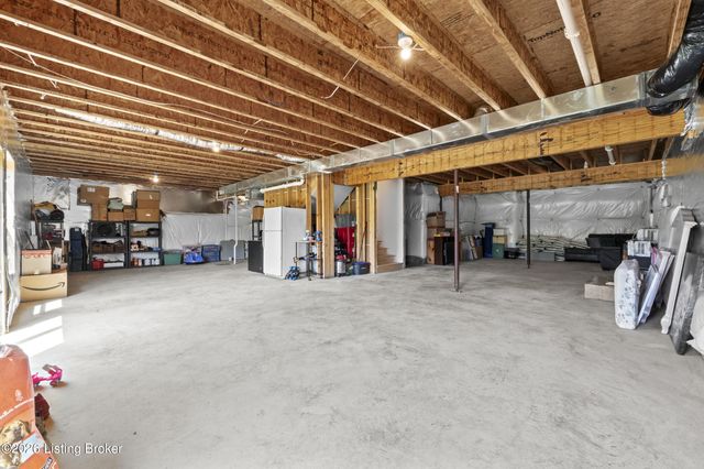 17019 Meander Way, Louisville, KY 40245